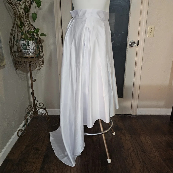 AMANDAS | NWOT White satin high low train wedding skirt size medium - Picture 4 of 8